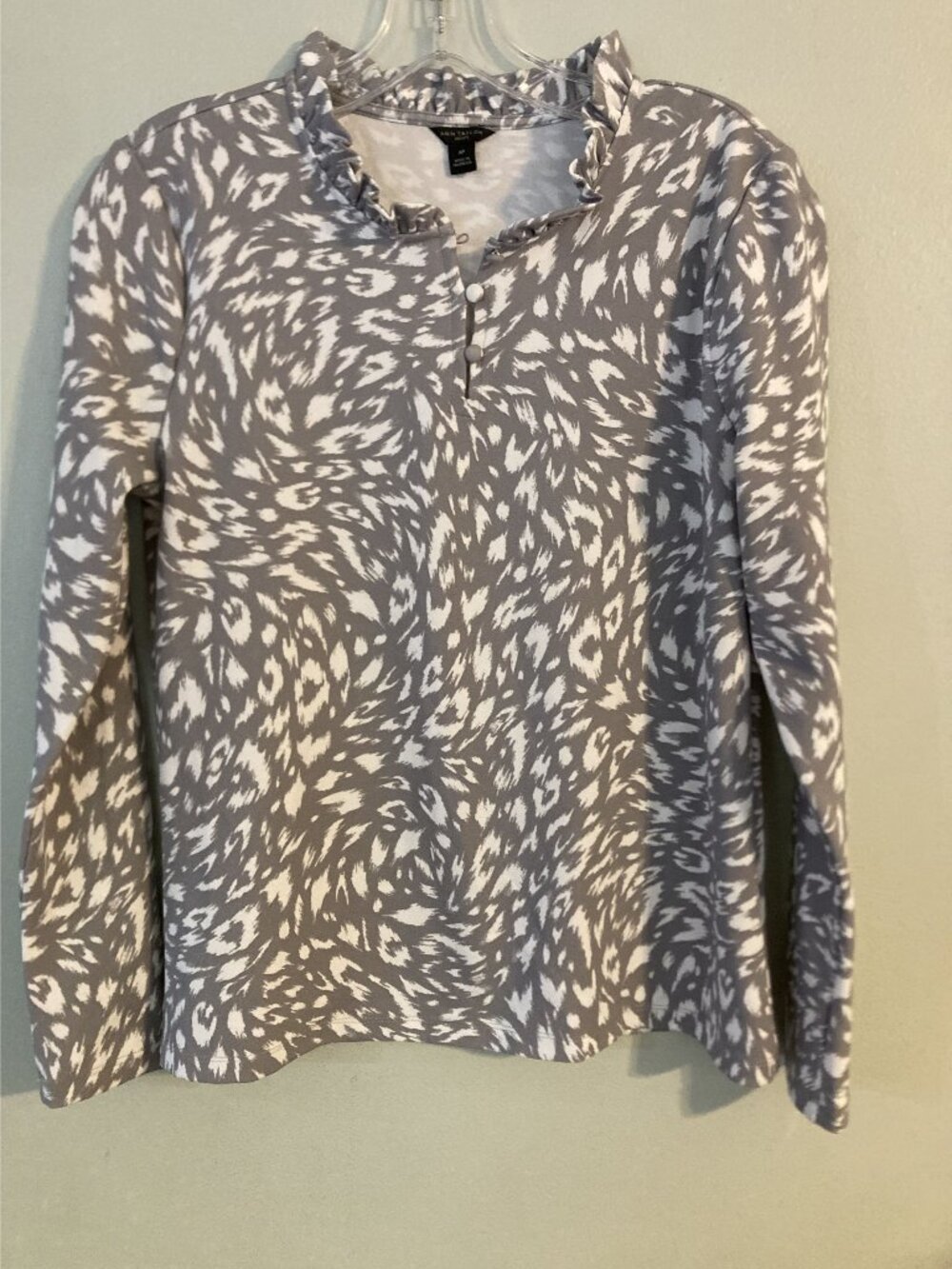 Ann Taylor Petite Gray & White Ikat Print Long Sleeve Ruffle Collar Blouse MP